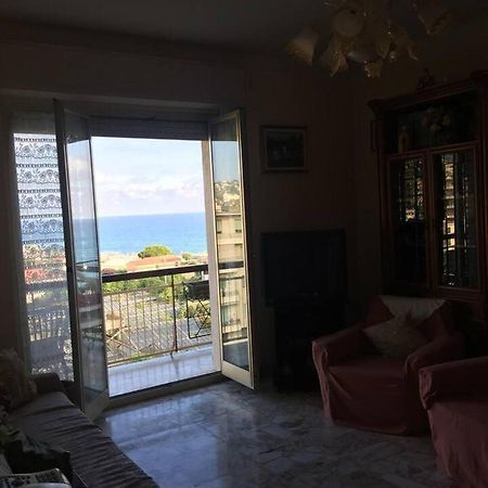 Ferienwohnung A Due Passi Dal Mare Vallecrosia Exterior foto