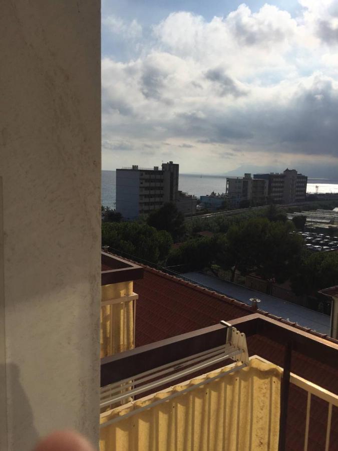 Ferienwohnung A Due Passi Dal Mare Vallecrosia Exterior foto
