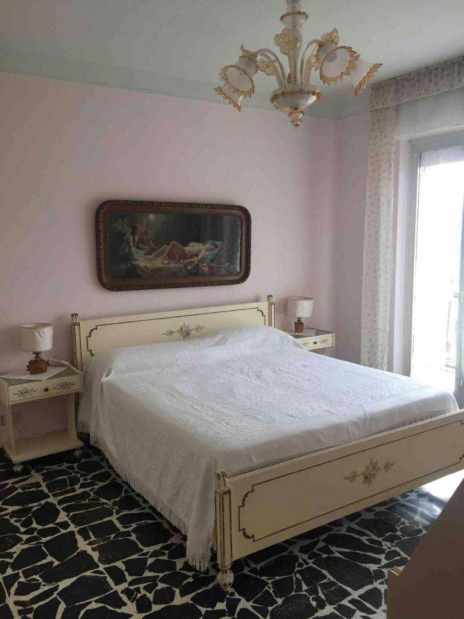 Ferienwohnung A Due Passi Dal Mare Vallecrosia Exterior foto